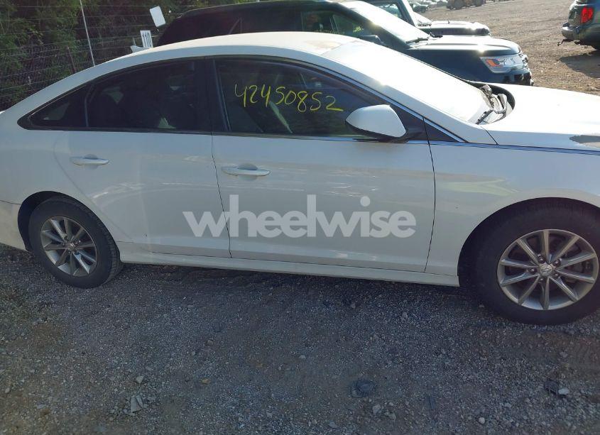 Photo 13 of 2019 Hyundai Sonata SE (VIN 5NPE24AF4KH775708)