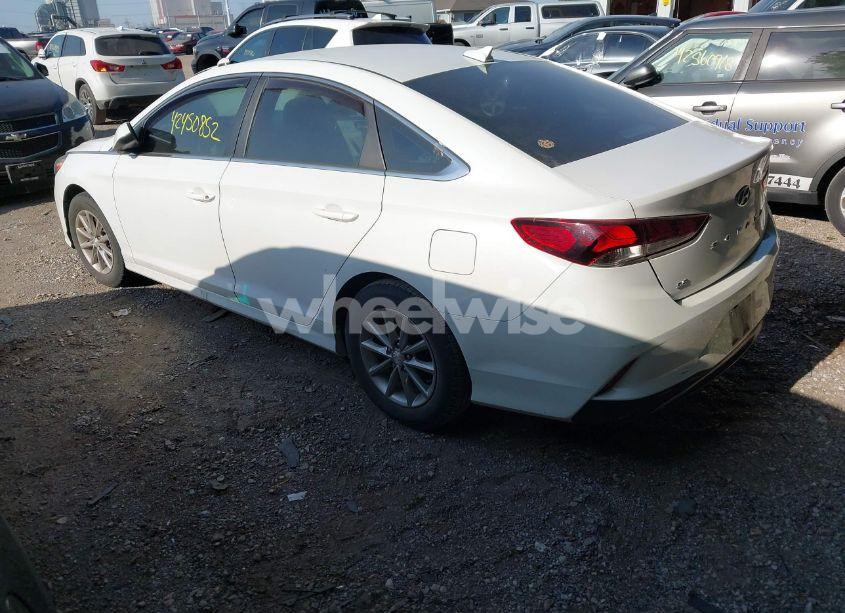 Photo 3 of 2019 Hyundai Sonata SE (VIN 5NPE24AF4KH775708)