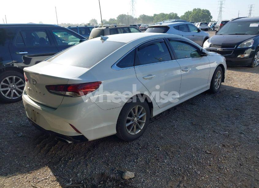 Photo 4 of 2019 Hyundai Sonata SE (VIN 5NPE24AF4KH775708)