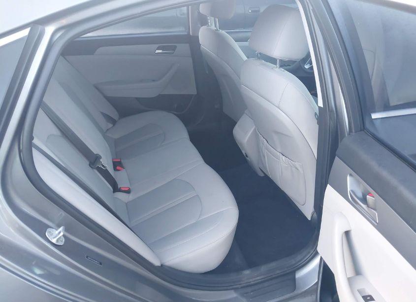 Photo 8 of 2019 Hyundai Sonata SE (VIN 5NPE24AF4KH800753)