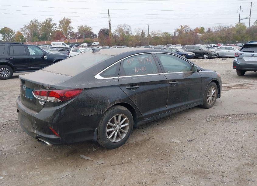 Photo 4 of 2019 Hyundai Sonata SE (VIN 5NPE24AF4KH801191)