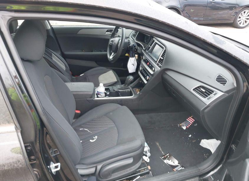 Photo 5 of 2019 Hyundai Sonata SE (VIN 5NPE24AF4KH801191)