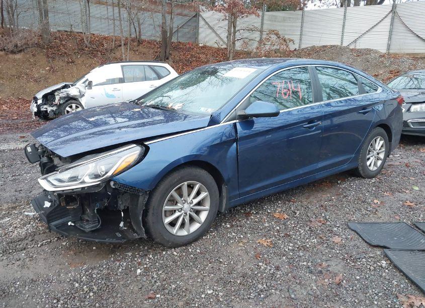 Photo 2 of 2019 Hyundai Sonata SE (VIN 5NPE24AF4KH804446)