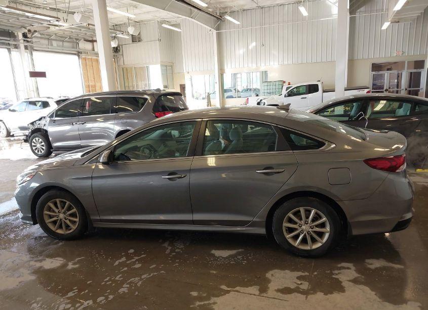 Photo 14 of 2019 Hyundai Sonata SE (VIN 5NPE24AF4KH811722)