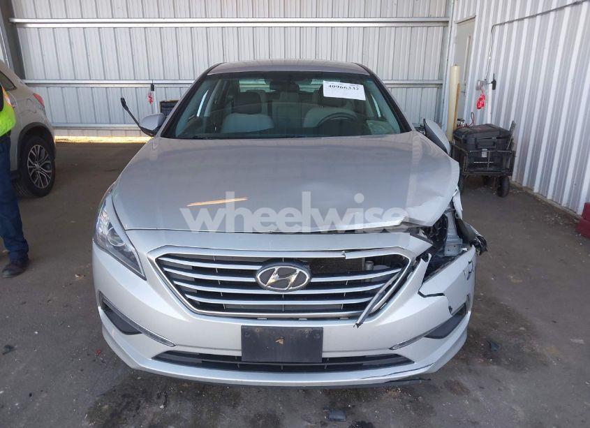 Photo 11 of 2015 Hyundai Sonata SE (VIN 5NPE24AF5FH007497)