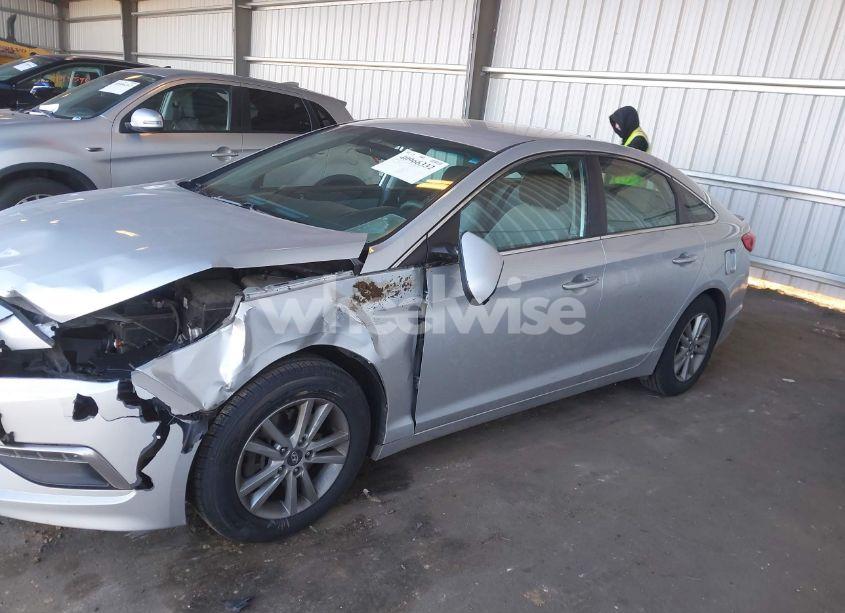 Photo 13 of 2015 Hyundai Sonata SE (VIN 5NPE24AF5FH007497)