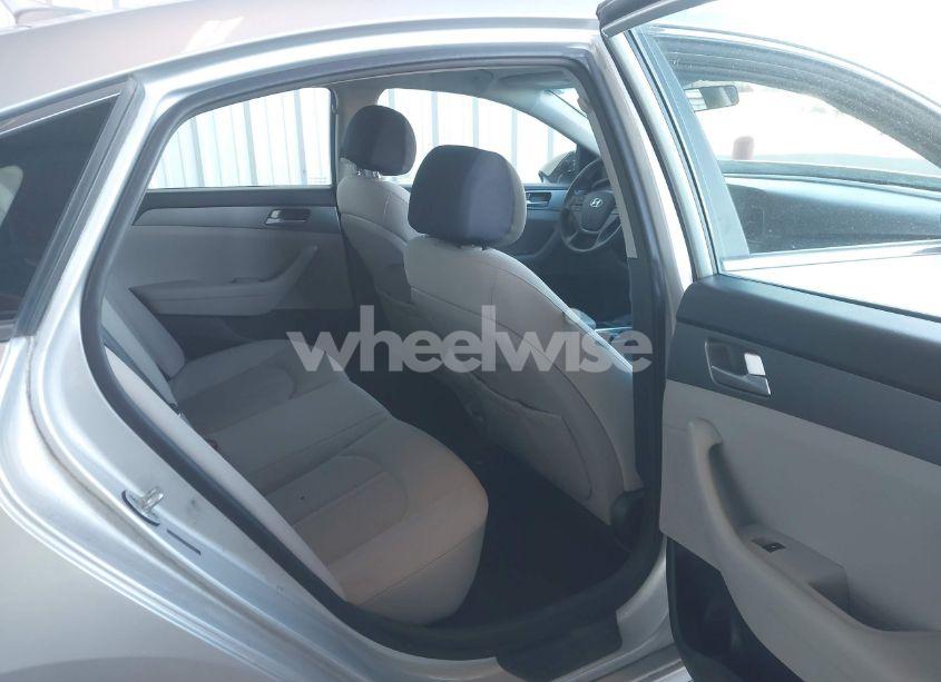 Photo 8 of 2015 Hyundai Sonata SE (VIN 5NPE24AF5FH007497)