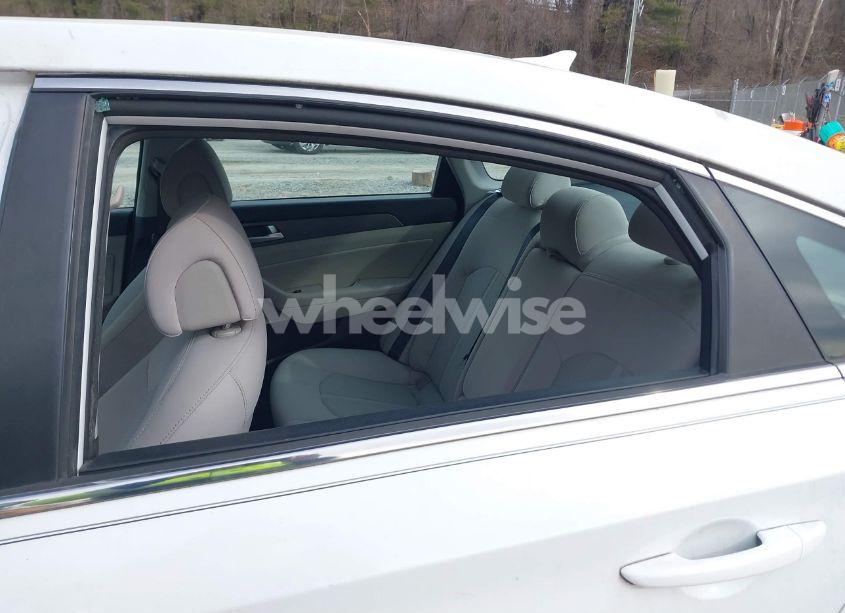 Photo 12 of 2015 Hyundai Sonata SE (VIN 5NPE24AF5FH010559)