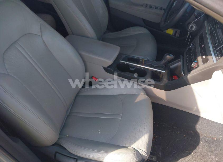 Photo 5 of 2015 Hyundai Sonata SE (VIN 5NPE24AF5FH018404)