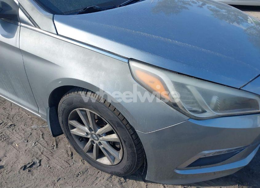 Photo 6 of 2015 Hyundai Sonata SE (VIN 5NPE24AF5FH018404)