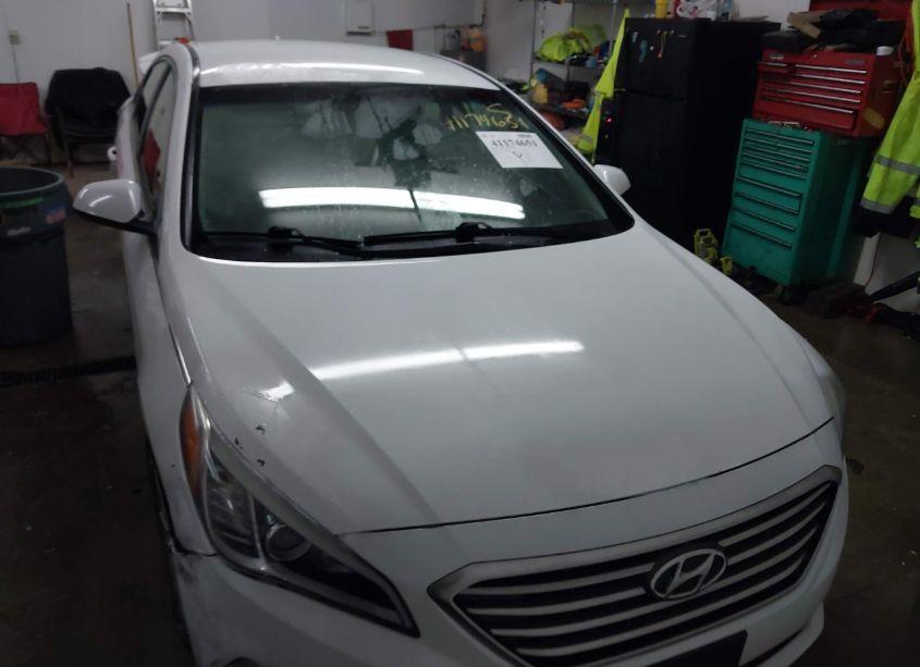 Photo 13 of 2015 Hyundai Sonata SE (VIN 5NPE24AF5FH019486)