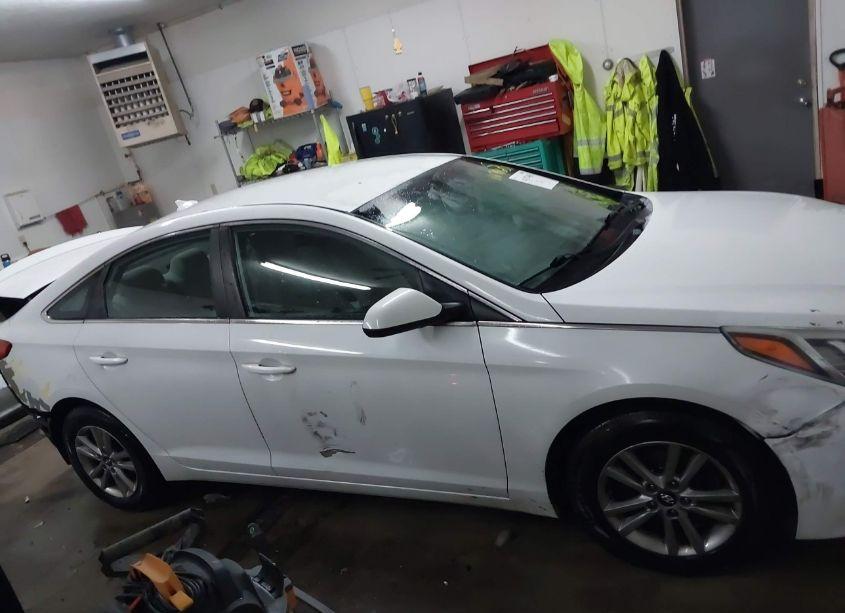 Photo 14 of 2015 Hyundai Sonata SE (VIN 5NPE24AF5FH019486)