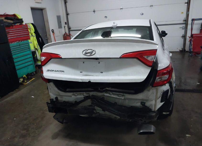 Photo 17 of 2015 Hyundai Sonata SE (VIN 5NPE24AF5FH019486)