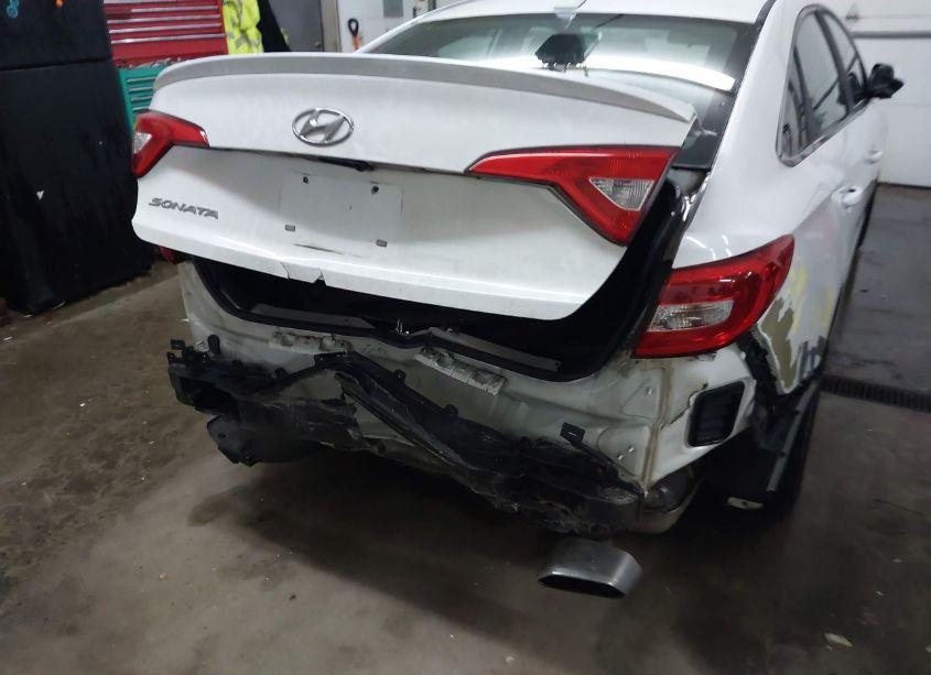 Photo 6 of 2015 Hyundai Sonata SE (VIN 5NPE24AF5FH019486)