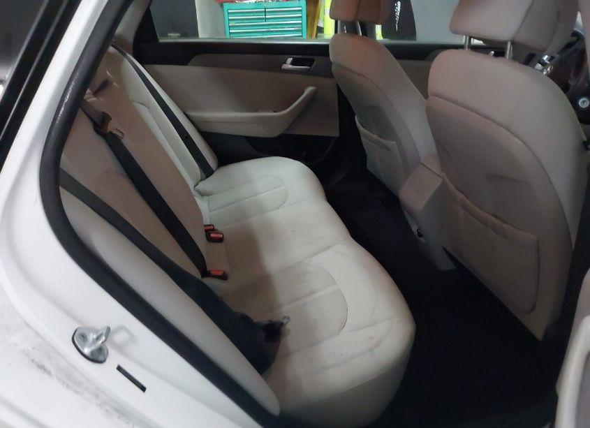 Photo 8 of 2015 Hyundai Sonata SE (VIN 5NPE24AF5FH019486)