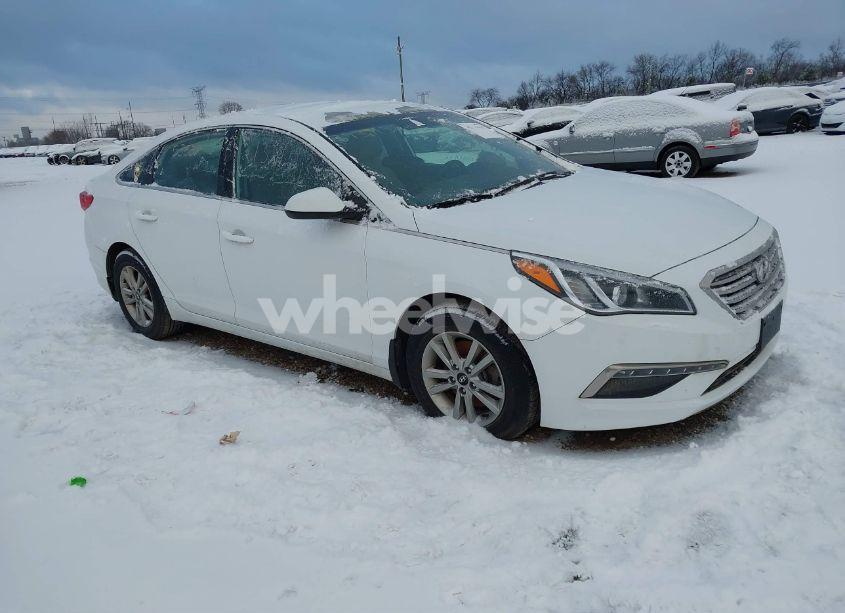 2015 Hyundai Sonata SE (VIN 5NPE24AF5FH022050) main photo