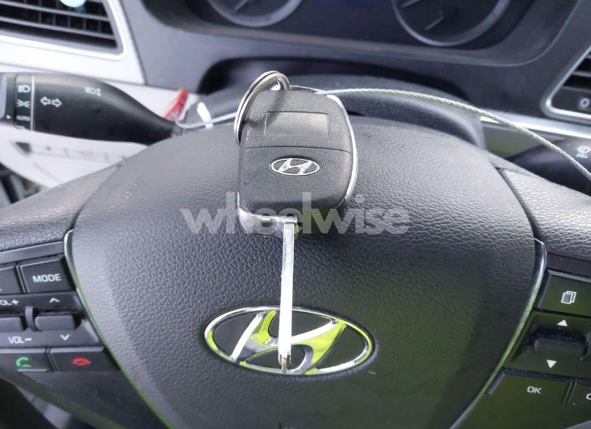 Photo 11 of 2015 Hyundai Sonata SE (VIN 5NPE24AF5FH022050)