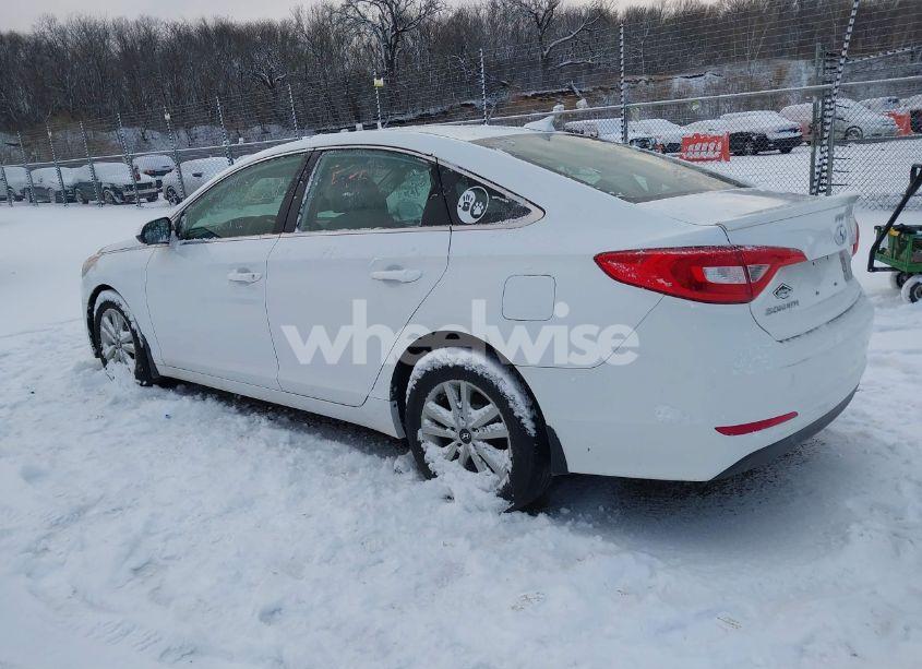 Photo 3 of 2015 Hyundai Sonata SE (VIN 5NPE24AF5FH022050)