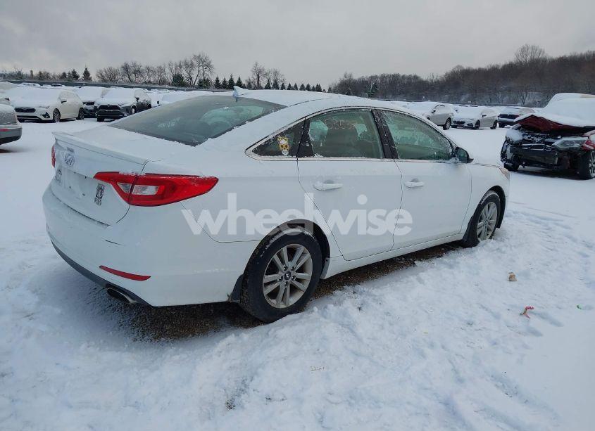 Photo 4 of 2015 Hyundai Sonata SE (VIN 5NPE24AF5FH022050)