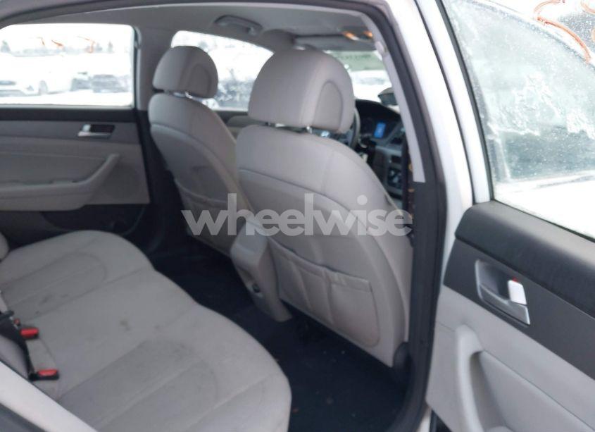 Photo 8 of 2015 Hyundai Sonata SE (VIN 5NPE24AF5FH022050)