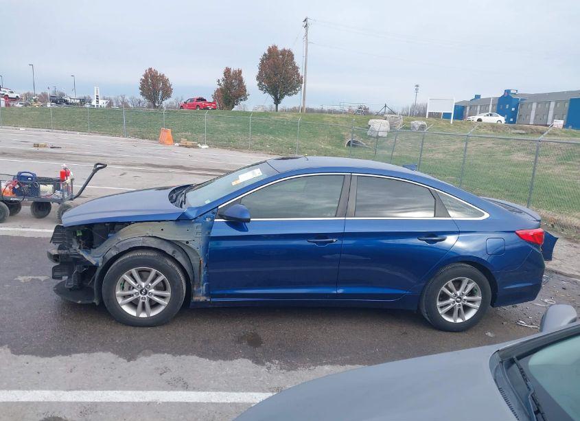 Photo 15 of 2015 Hyundai Sonata SE (VIN 5NPE24AF5FH031220)