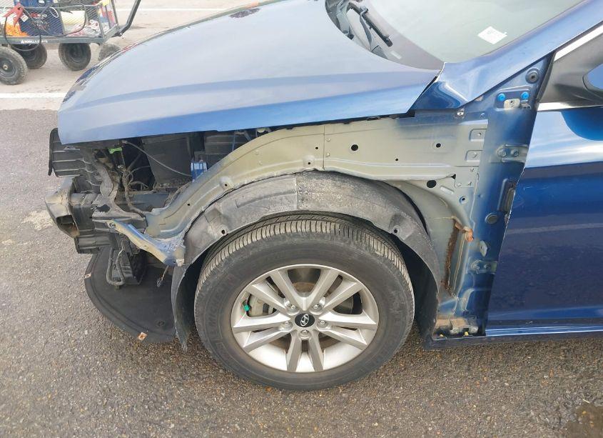 Photo 19 of 2015 Hyundai Sonata SE (VIN 5NPE24AF5FH031220)