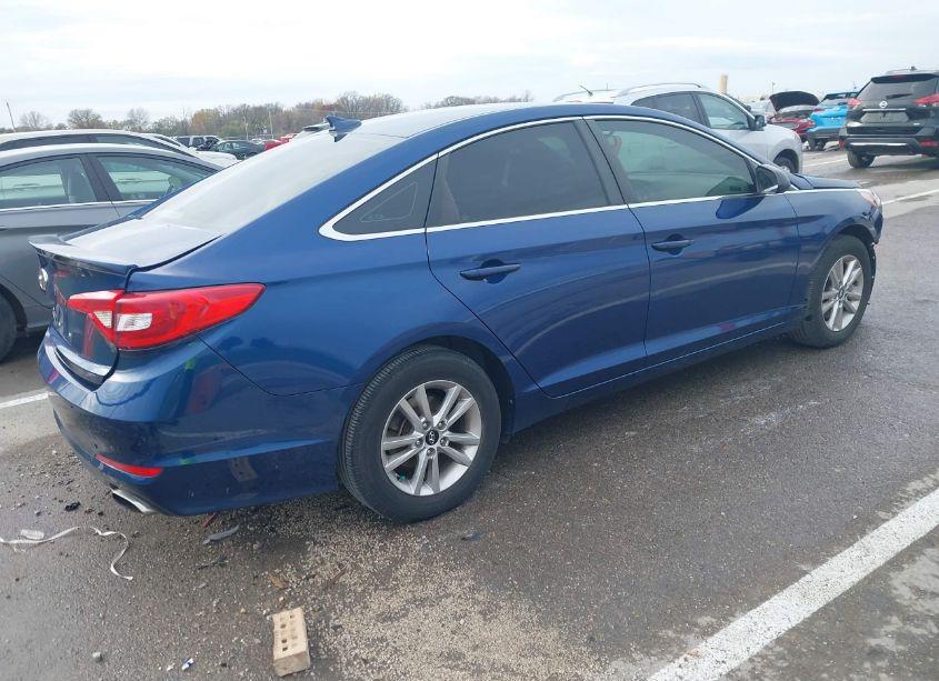 Photo 4 of 2015 Hyundai Sonata SE (VIN 5NPE24AF5FH031220)