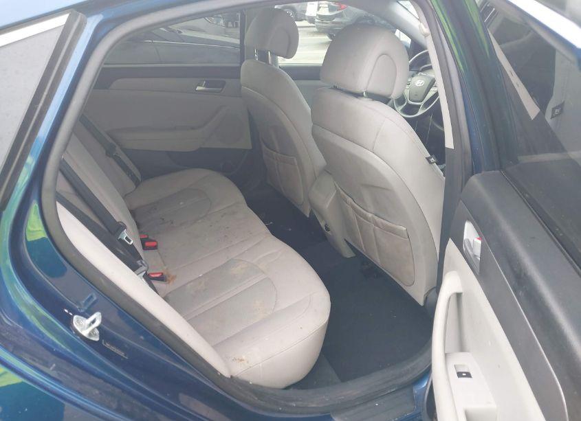 Photo 8 of 2015 Hyundai Sonata SE (VIN 5NPE24AF5FH031220)