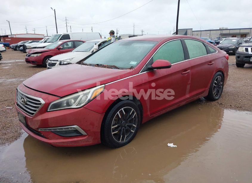 Photo 2 of 2015 Hyundai Sonata SE (VIN 5NPE24AF5FH074973)