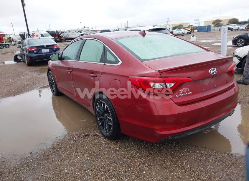Photo 3 of 2015 Hyundai Sonata SE (VIN 5NPE24AF5FH074973)