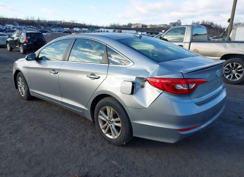 Photo 3 of 2015 Hyundai Sonata SE (VIN 5NPE24AF5FH087464)
