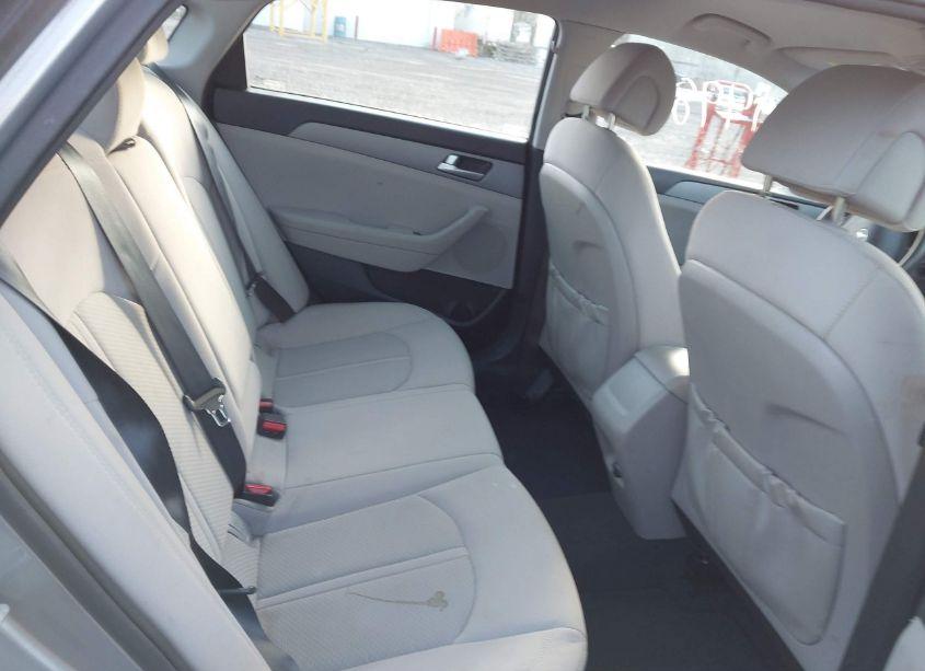 Photo 8 of 2015 Hyundai Sonata SE (VIN 5NPE24AF5FH087464)