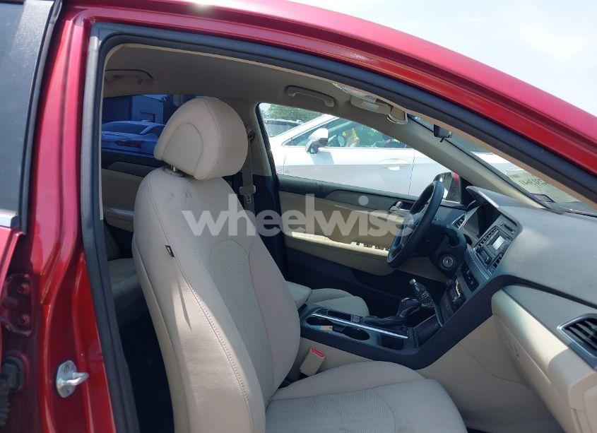 Photo 5 of 2015 Hyundai Sonata SE (VIN 5NPE24AF5FH090560)