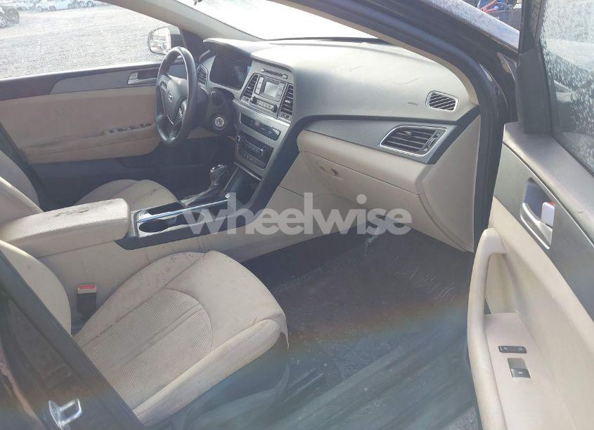 Photo 5 of 2015 Hyundai Sonata SE (VIN 5NPE24AF5FH123122)