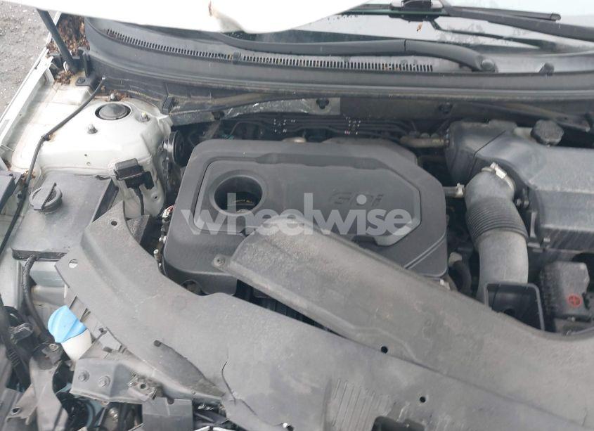 Photo 10 of 2015 Hyundai Sonata SE (VIN 5NPE24AF5FH129745)