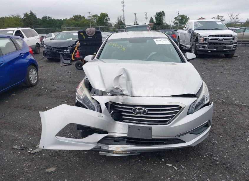 Photo 12 of 2015 Hyundai Sonata SE (VIN 5NPE24AF5FH129745)