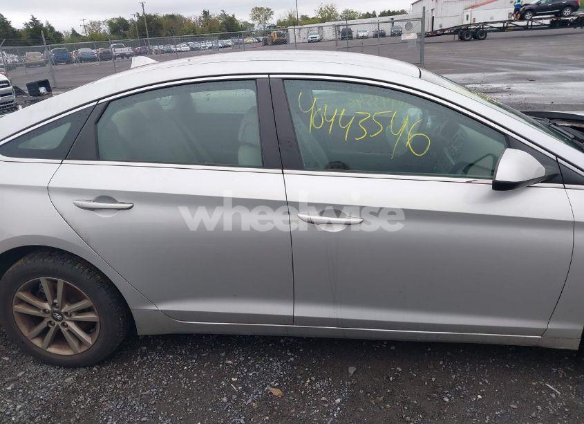 Photo 13 of 2015 Hyundai Sonata SE (VIN 5NPE24AF5FH129745)