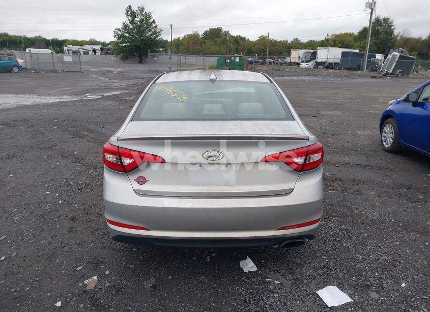 Photo 16 of 2015 Hyundai Sonata SE (VIN 5NPE24AF5FH129745)