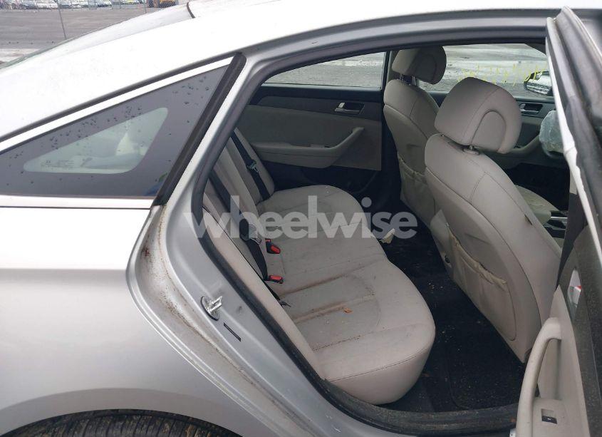 Photo 8 of 2015 Hyundai Sonata SE (VIN 5NPE24AF5FH129745)