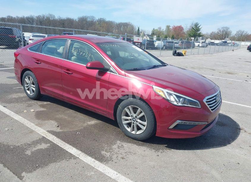 2015 Hyundai Sonata SE (VIN 5NPE24AF5FH146951) main photo
