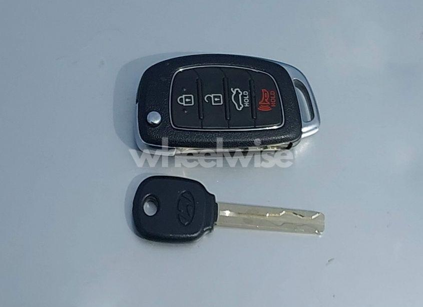 Photo 11 of 2015 Hyundai Sonata SE (VIN 5NPE24AF5FH146951)