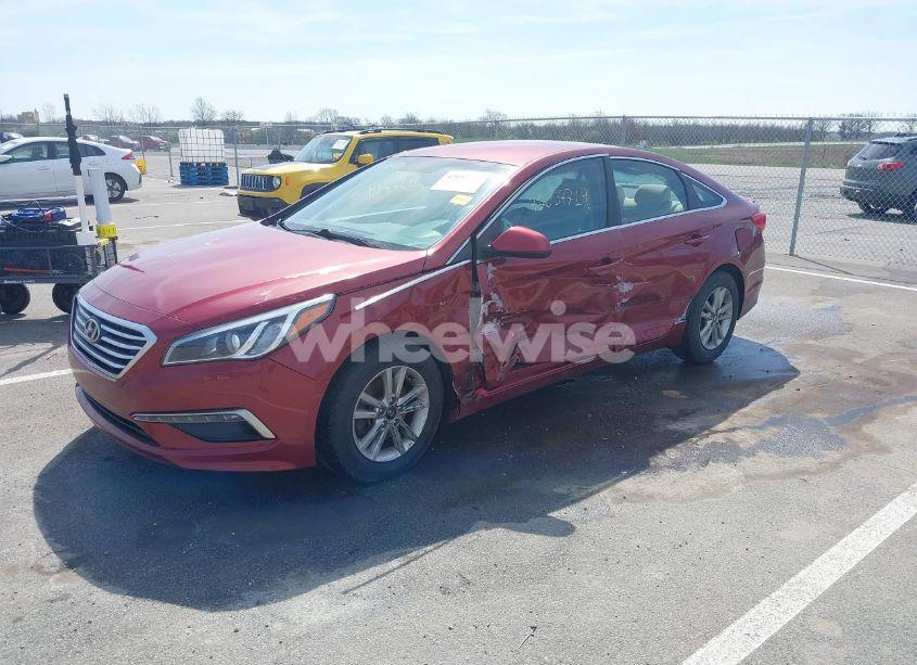 Photo 2 of 2015 Hyundai Sonata SE (VIN 5NPE24AF5FH146951)