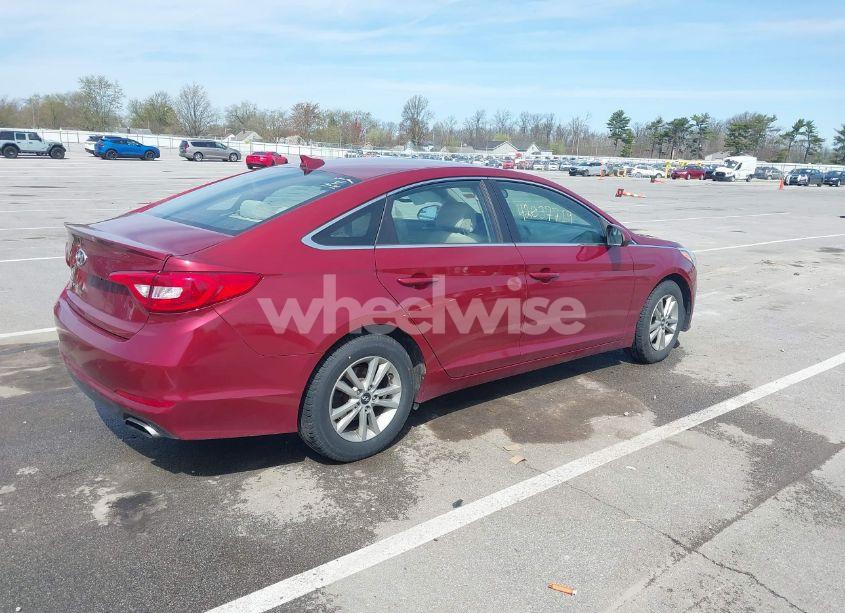 Photo 4 of 2015 Hyundai Sonata SE (VIN 5NPE24AF5FH146951)