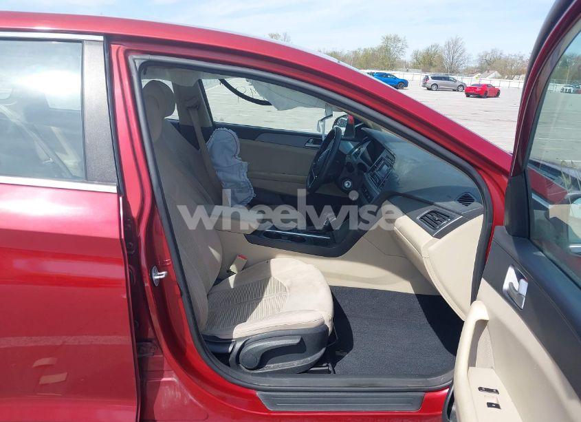 Photo 5 of 2015 Hyundai Sonata SE (VIN 5NPE24AF5FH146951)