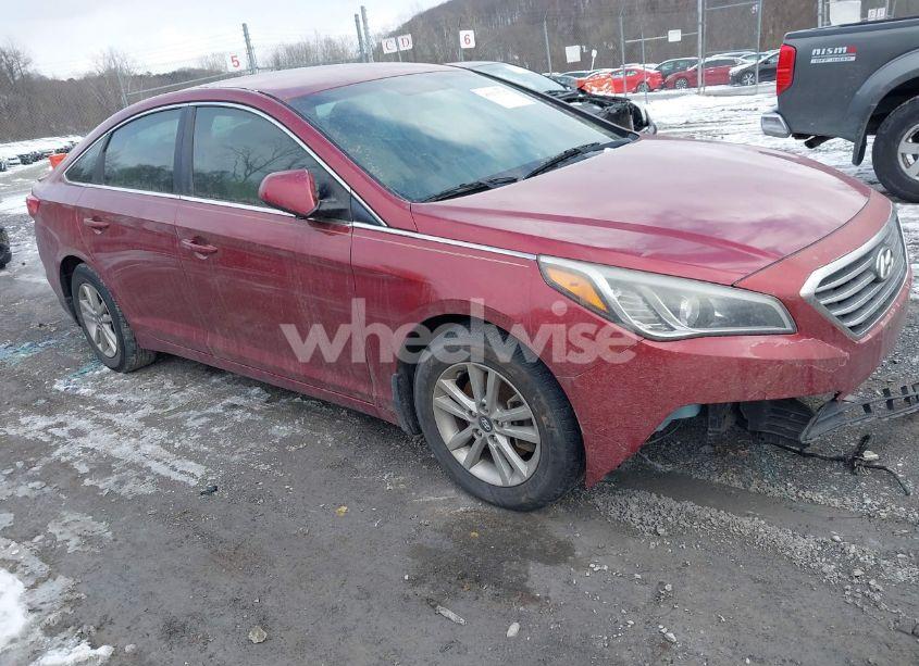 2015 Hyundai Sonata SE (VIN 5NPE24AF5FH152068) main photo