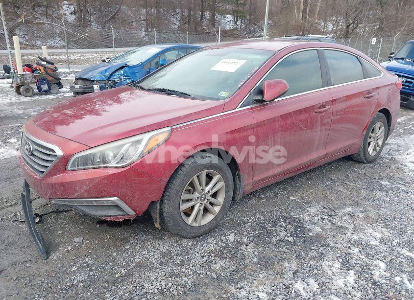 Photo 2 of 2015 Hyundai Sonata SE (VIN 5NPE24AF5FH152068)