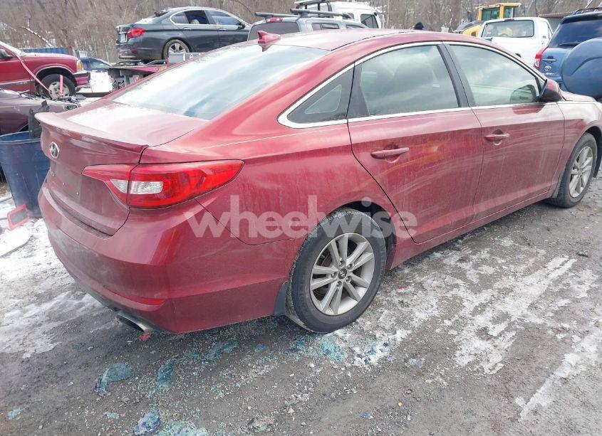 Photo 4 of 2015 Hyundai Sonata SE (VIN 5NPE24AF5FH152068)