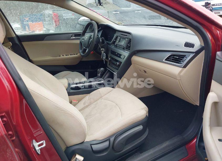 Photo 5 of 2015 Hyundai Sonata SE (VIN 5NPE24AF5FH152068)