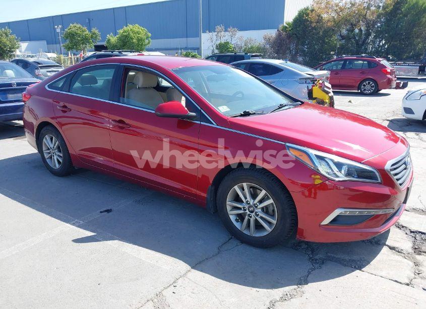 2015 Hyundai Sonata SE (VIN 5NPE24AF5FH163720) main photo