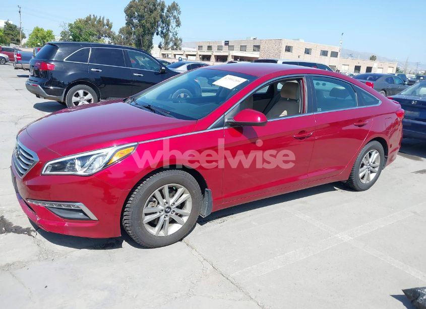 Photo 2 of 2015 Hyundai Sonata SE (VIN 5NPE24AF5FH163720)